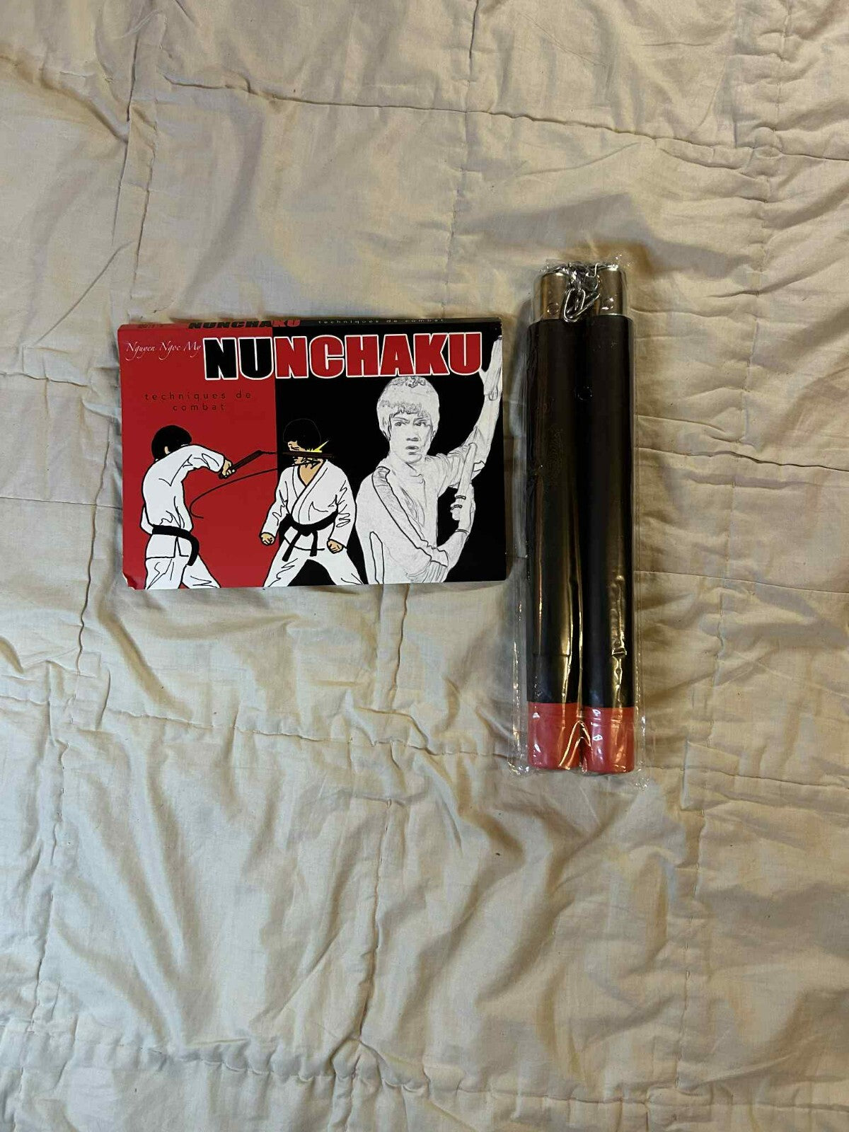 Nunchaku Training Set with Instructional Comic Book – Budo Editions (French) - Friperie Urbaine