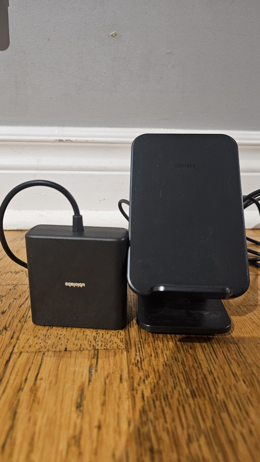 Ubiolabs AWC1102 Wireless Charger - Fast Charging Stand with Additional USB Port - Friperie Urbaine