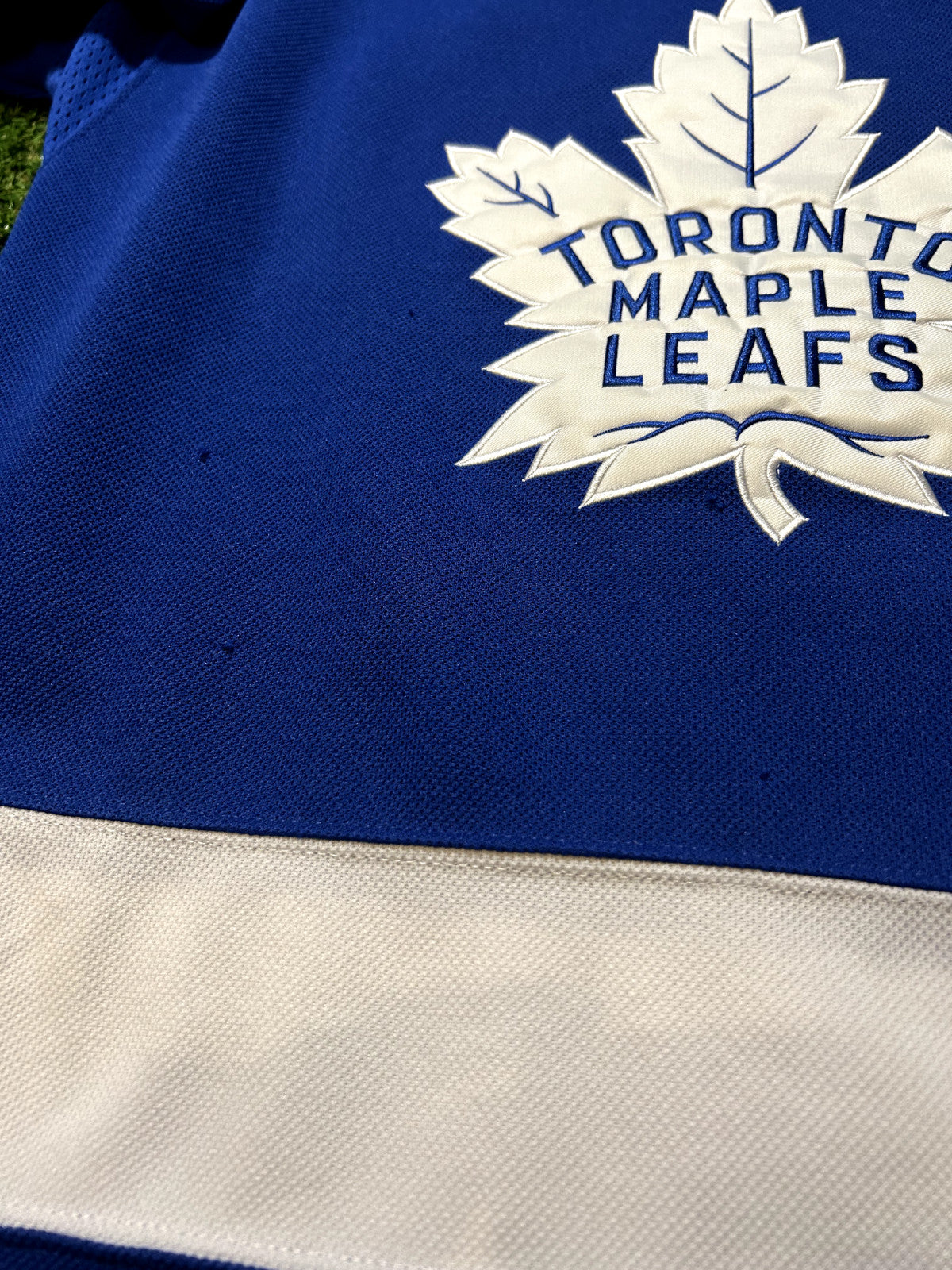 Toronto Maple Leafs NHL Adidas Jersey John Tavares XL - Bargain Haven