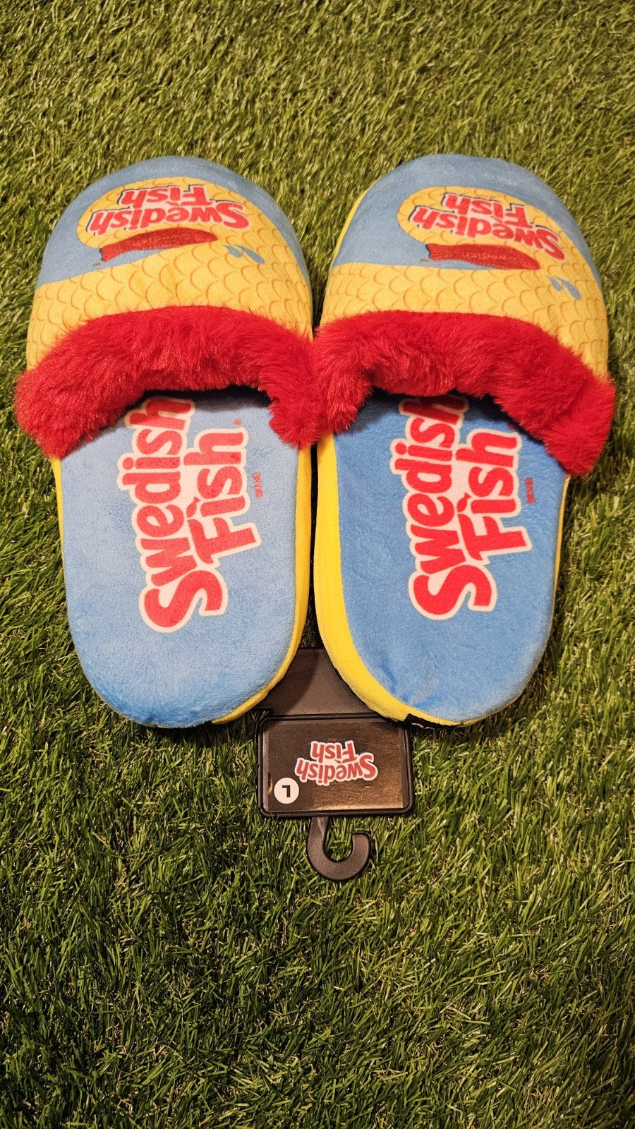 Swedish Fish Slippers - Odd Sox (Size L) - Friperie Urbaine