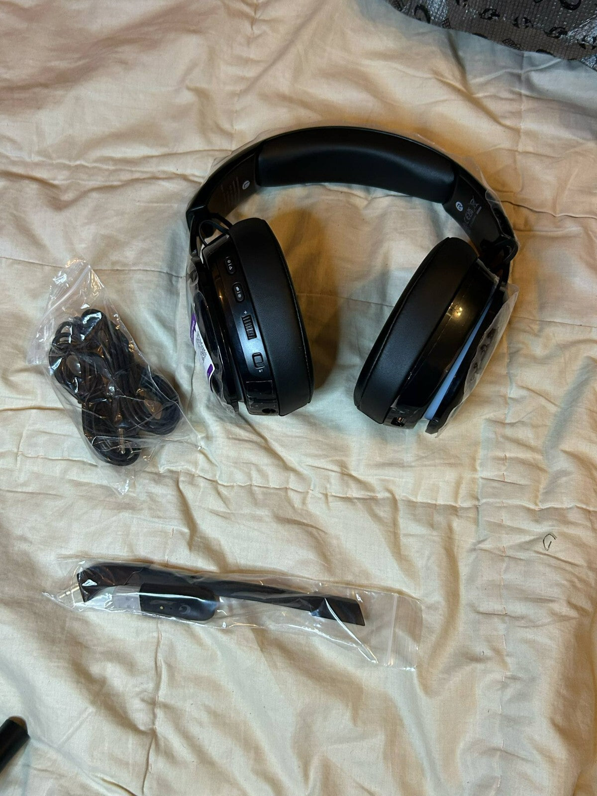 Captain 300 Gaming Headset – Over-Ear Wired – Detachable Mic – New Open Box - Friperie Urbaine