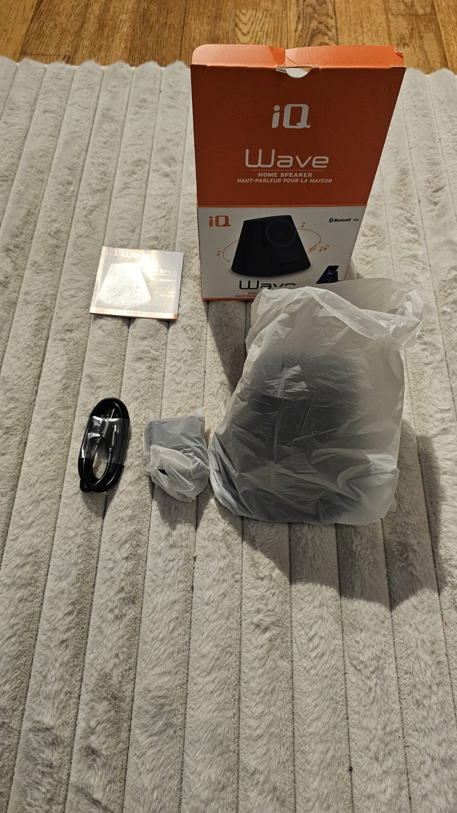 Wave IQ Speaker - New with Wireless Phone Charging - Friperie Urbaine
