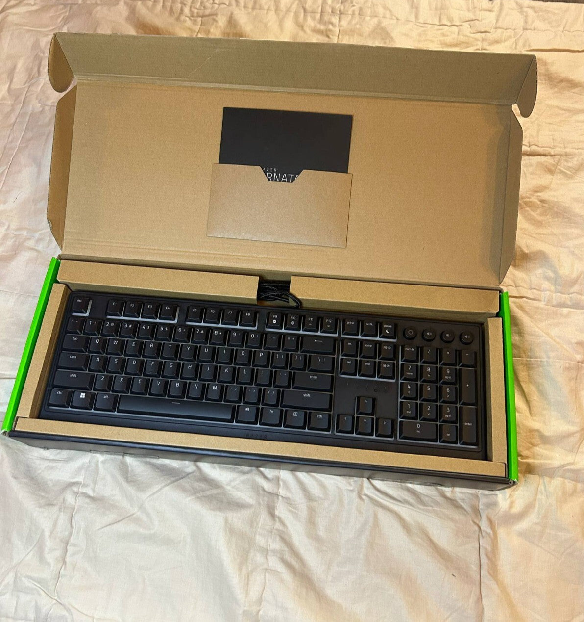 Razer Ornata V3 Low Profile Gaming Keyboard - RGB Chroma, Membrane - Open Box - Friperie Urbaine