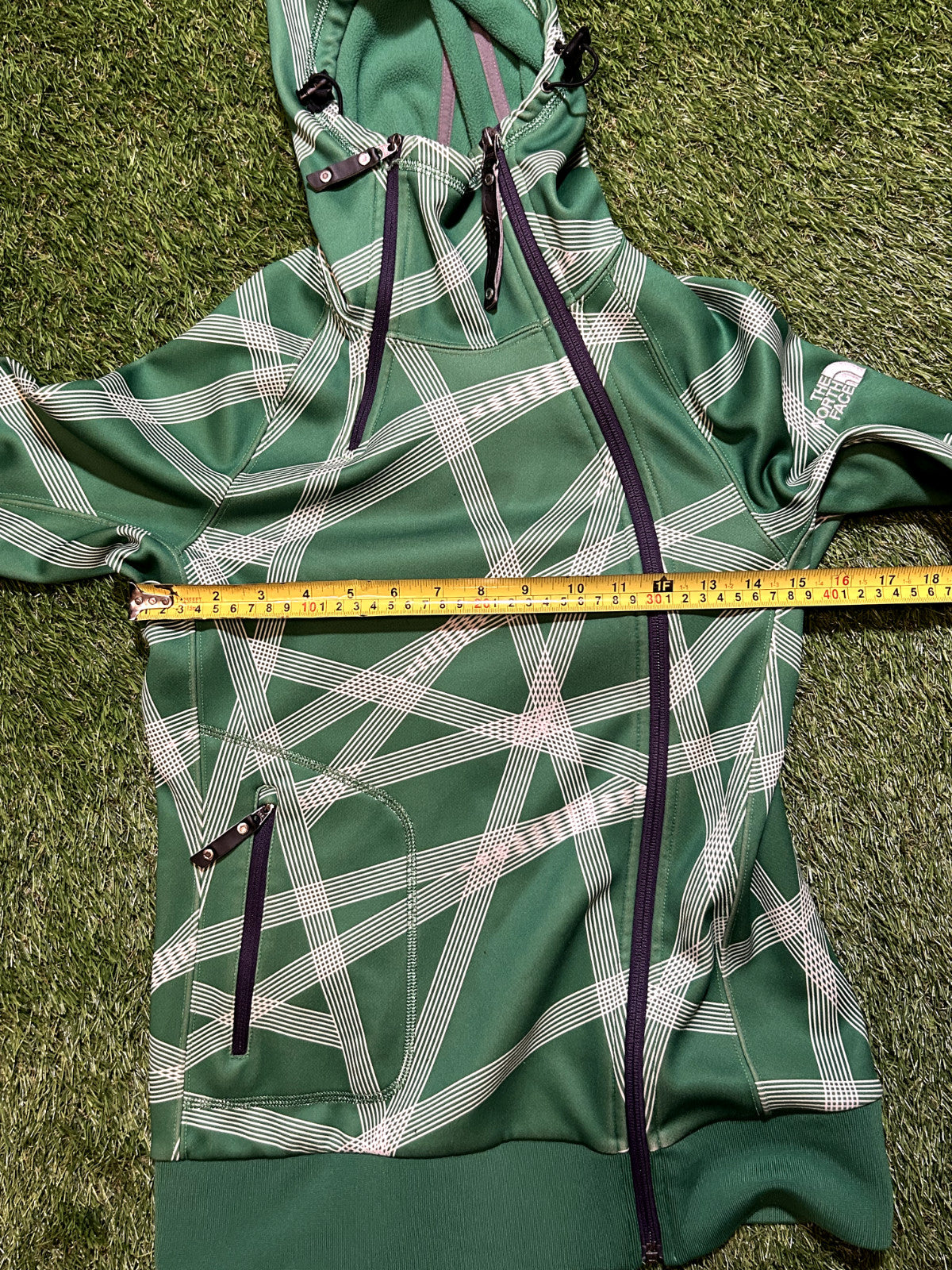 The North Face Hoodie Women’s Size S - Bargain Haven