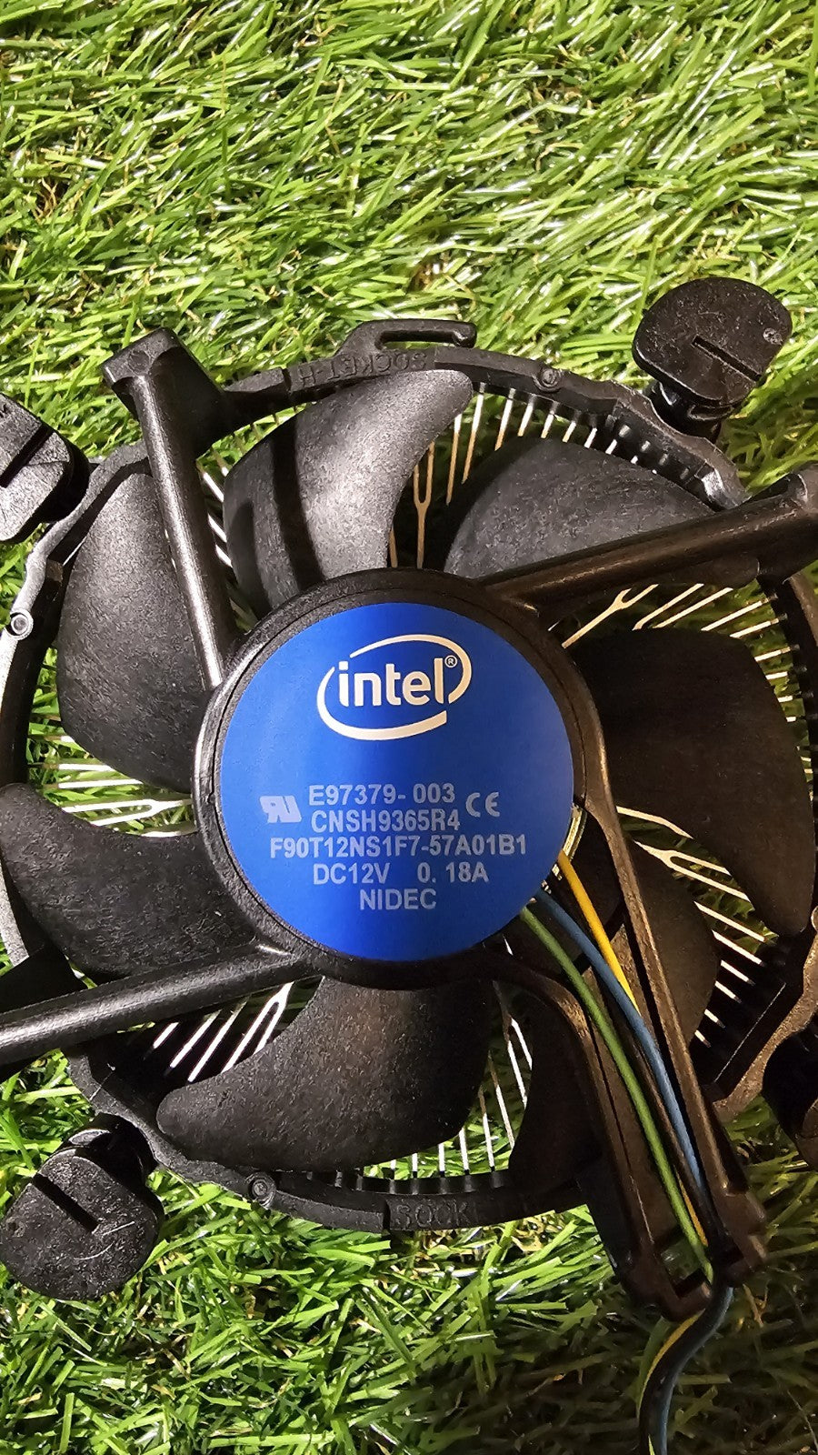 Intel CPU Fan & Heatsink - Model E97379-003 - Compatible with Socket LGA115x - Friperie Urbaine