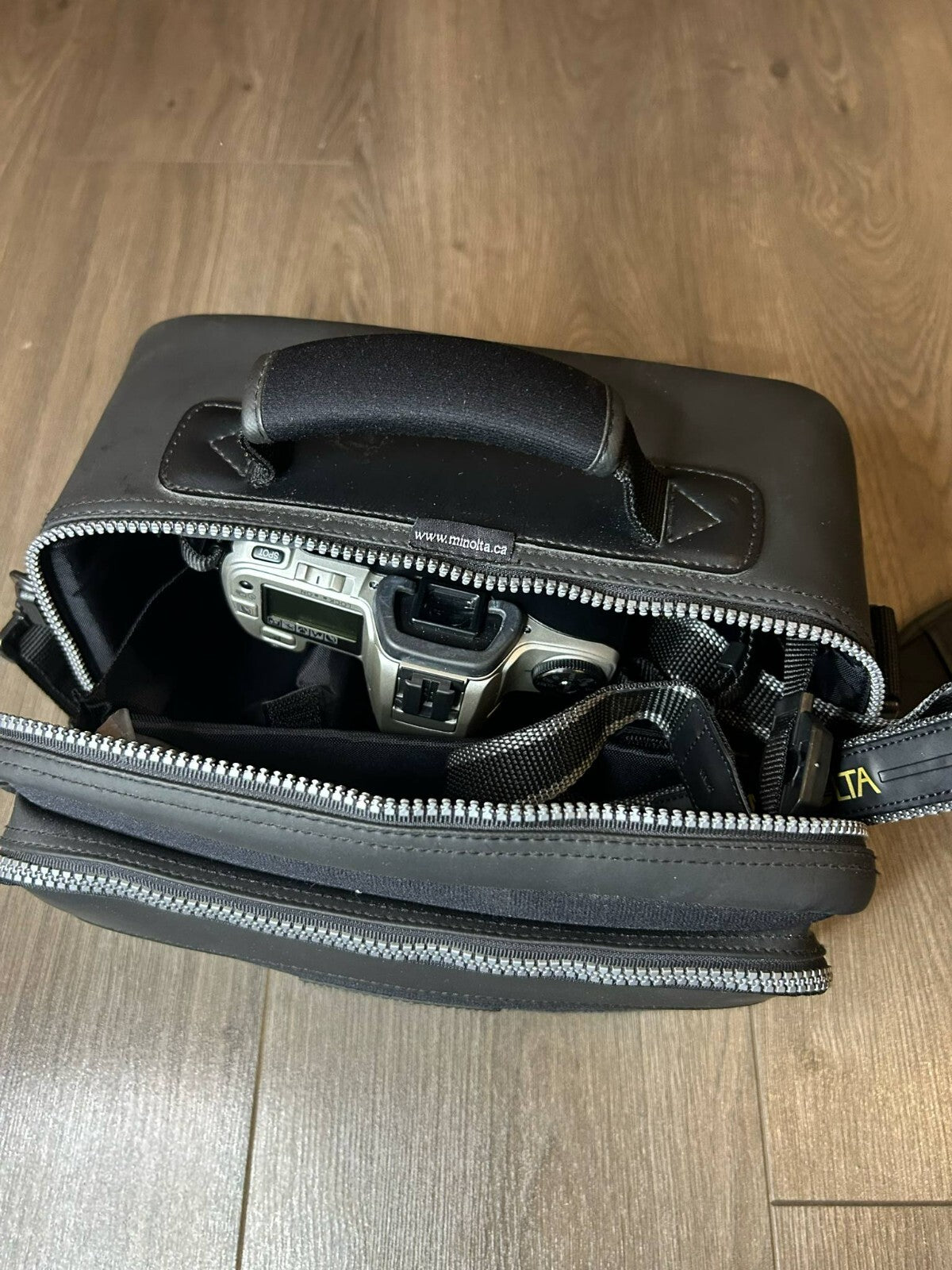 Minolta Maxxum HTsi Plus 35mm SLR Film Camera w/ 28-80mm Lens, Case, Manuals - Bargain Haven