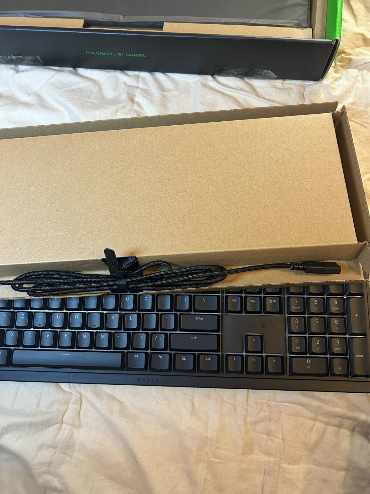 Razer Ornata V3 Low Profile Gaming Keyboard - RGB Chroma, Membrane - Open Box - Friperie Urbaine