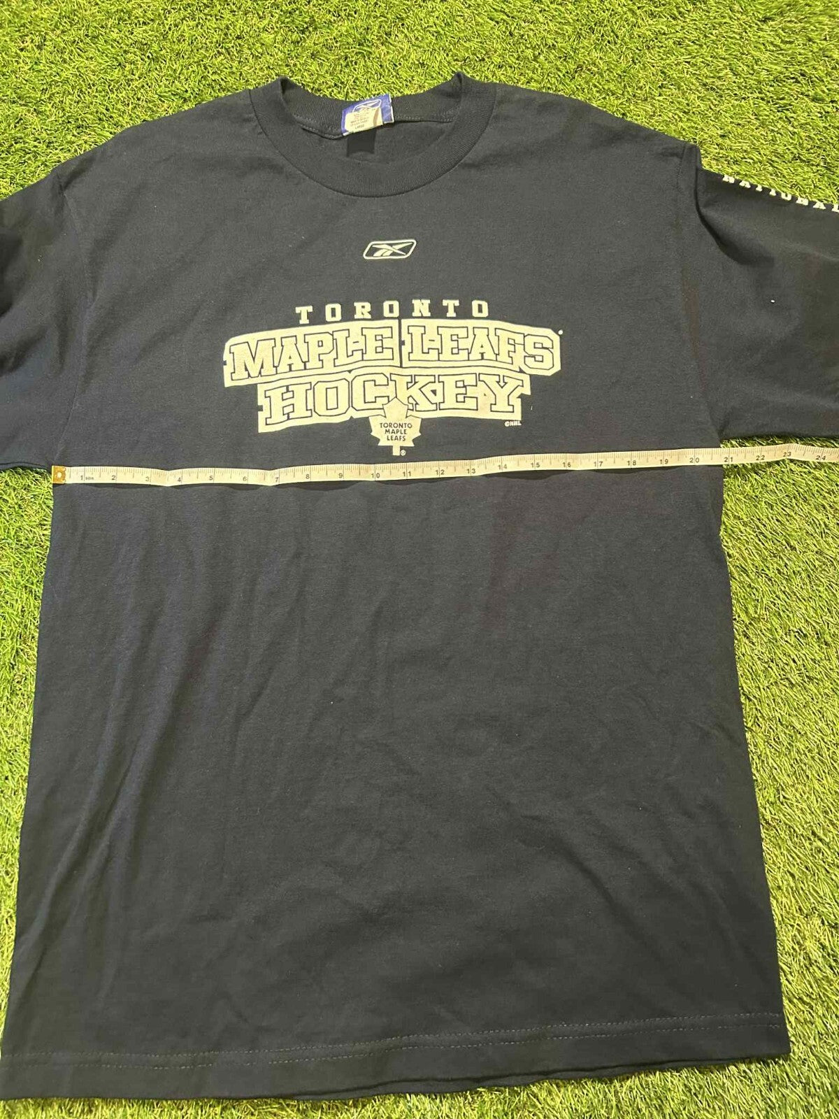 Reebok Toronto Maple Leafs NHL Long Sleeve Shirt Men's Large Navy Blue - Friperie Urbaine