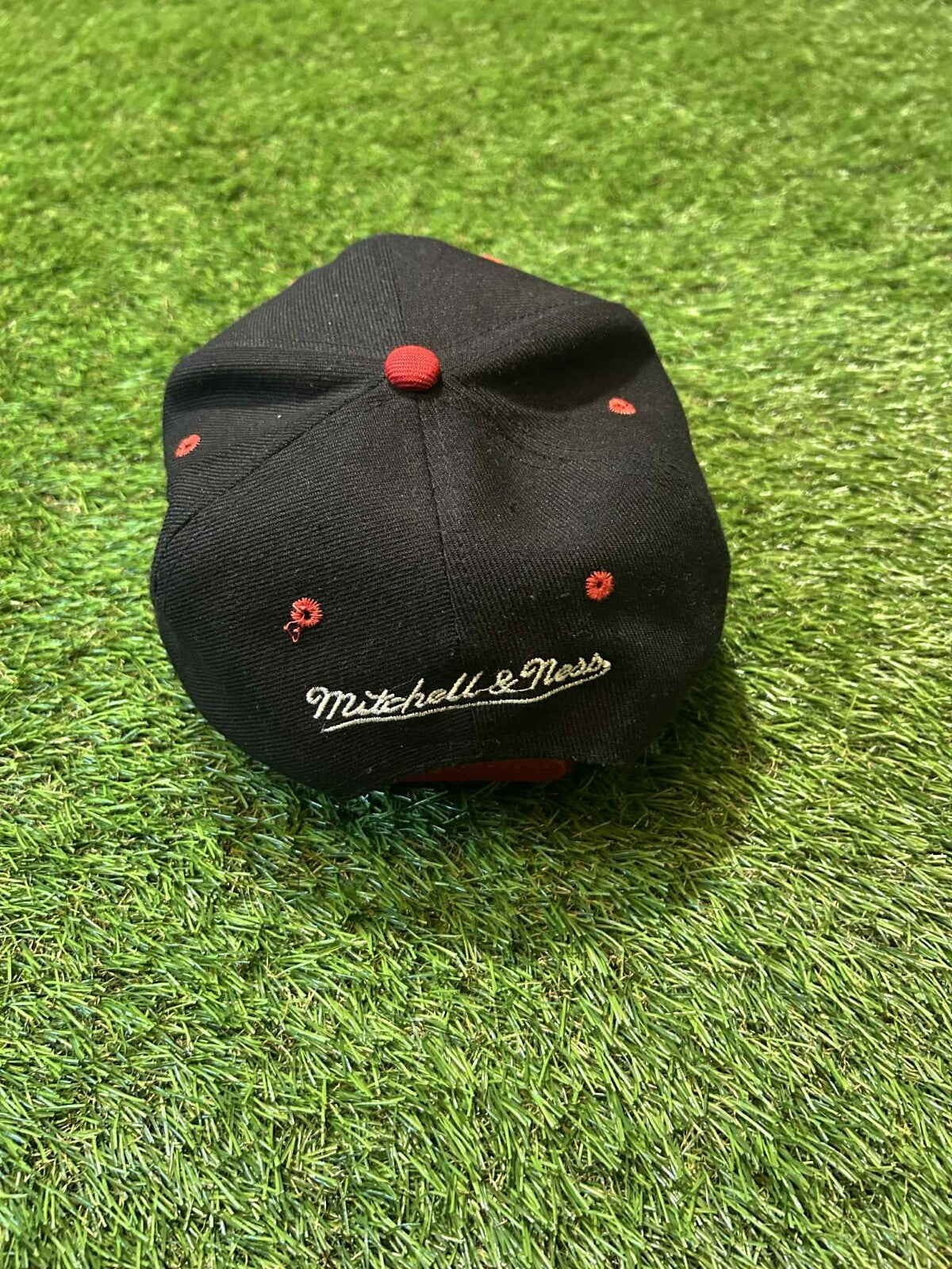 Mitchell & Ness Chicago Bulls Snapback Hat NBA Hardwood Classics Red Black - Friperie Urbaine