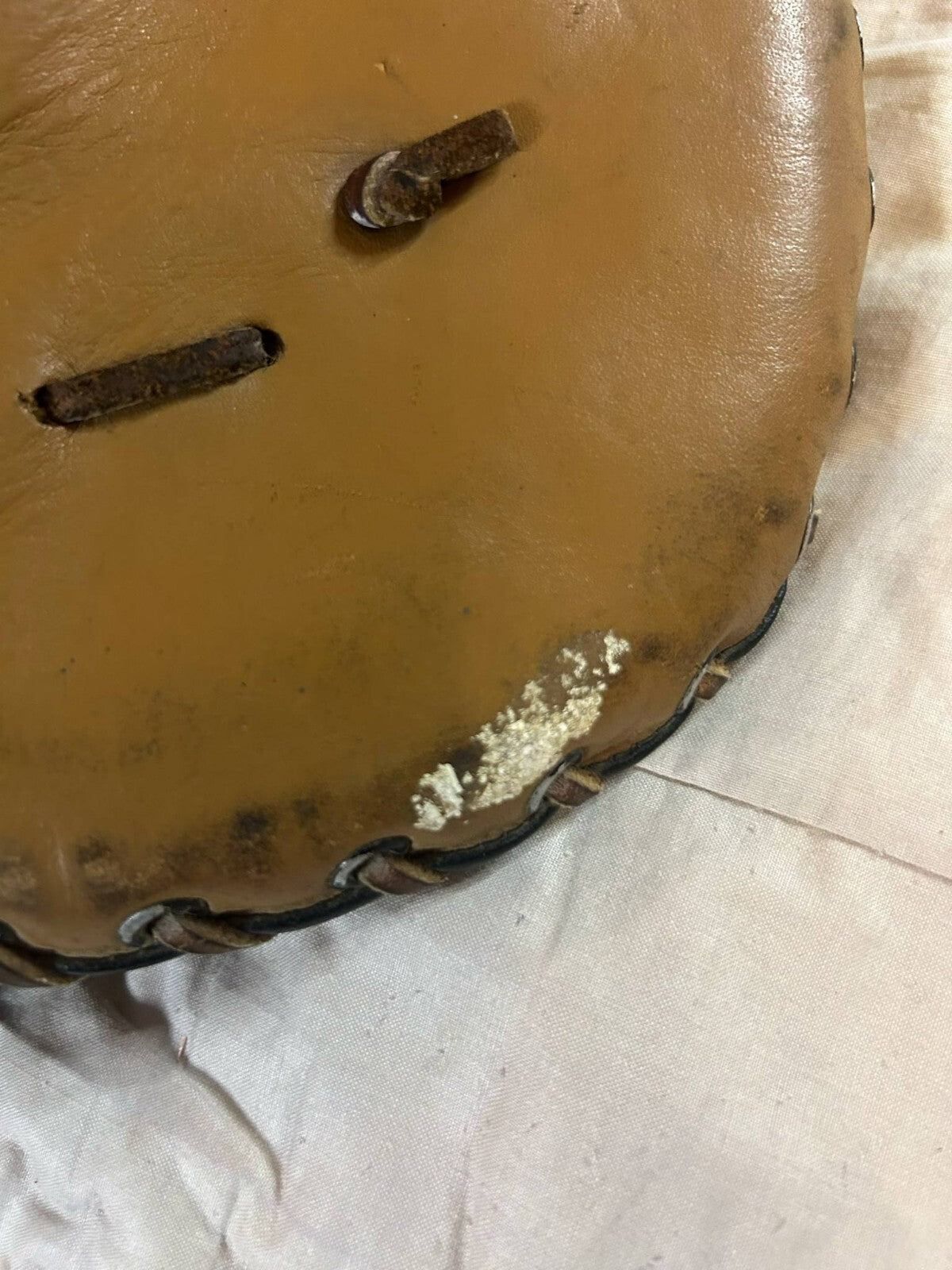 Vintage Title T68 Catcher's Mitt – Genuine Cowhide – Needs Repair – As-Is - Bargain Haven
