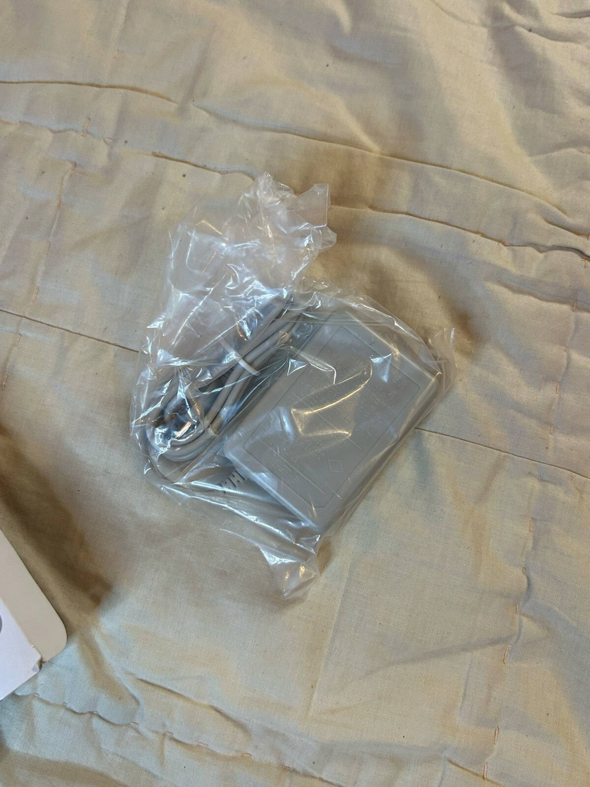 AC Adapter Charger for Nintendo DSi – New in Box – 4.6V 900mA Power Supply - Friperie Urbaine