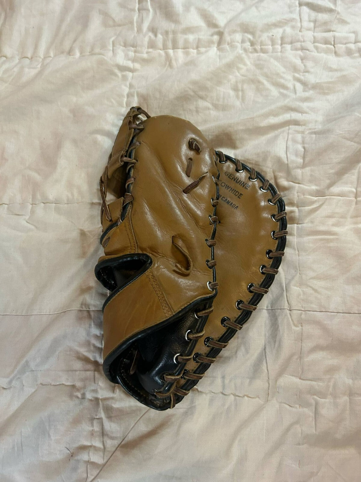 Vintage Title T68 Catcher's Mitt – Genuine Cowhide – Needs Repair – As-Is - Bargain Haven