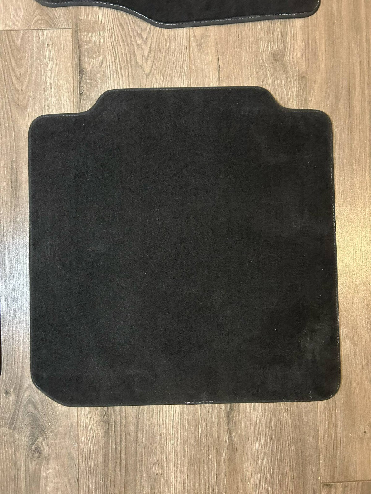 Ford Expedition Platinum Carpet Floor Mats (2022+) – Full OEM Set - Bargain Haven