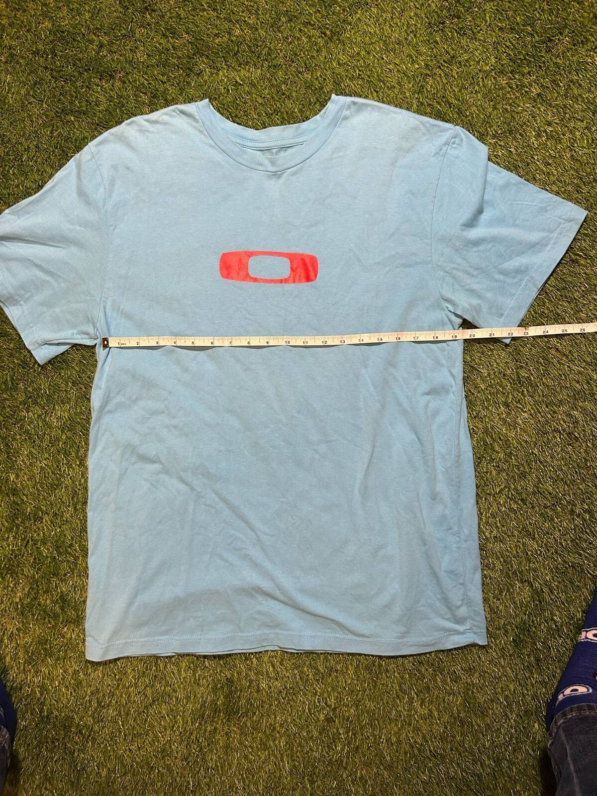 Oakley Regular Fit T-Shirt Size L – Light Blue with Red Logo – 100% Cotton - Bargain Haven