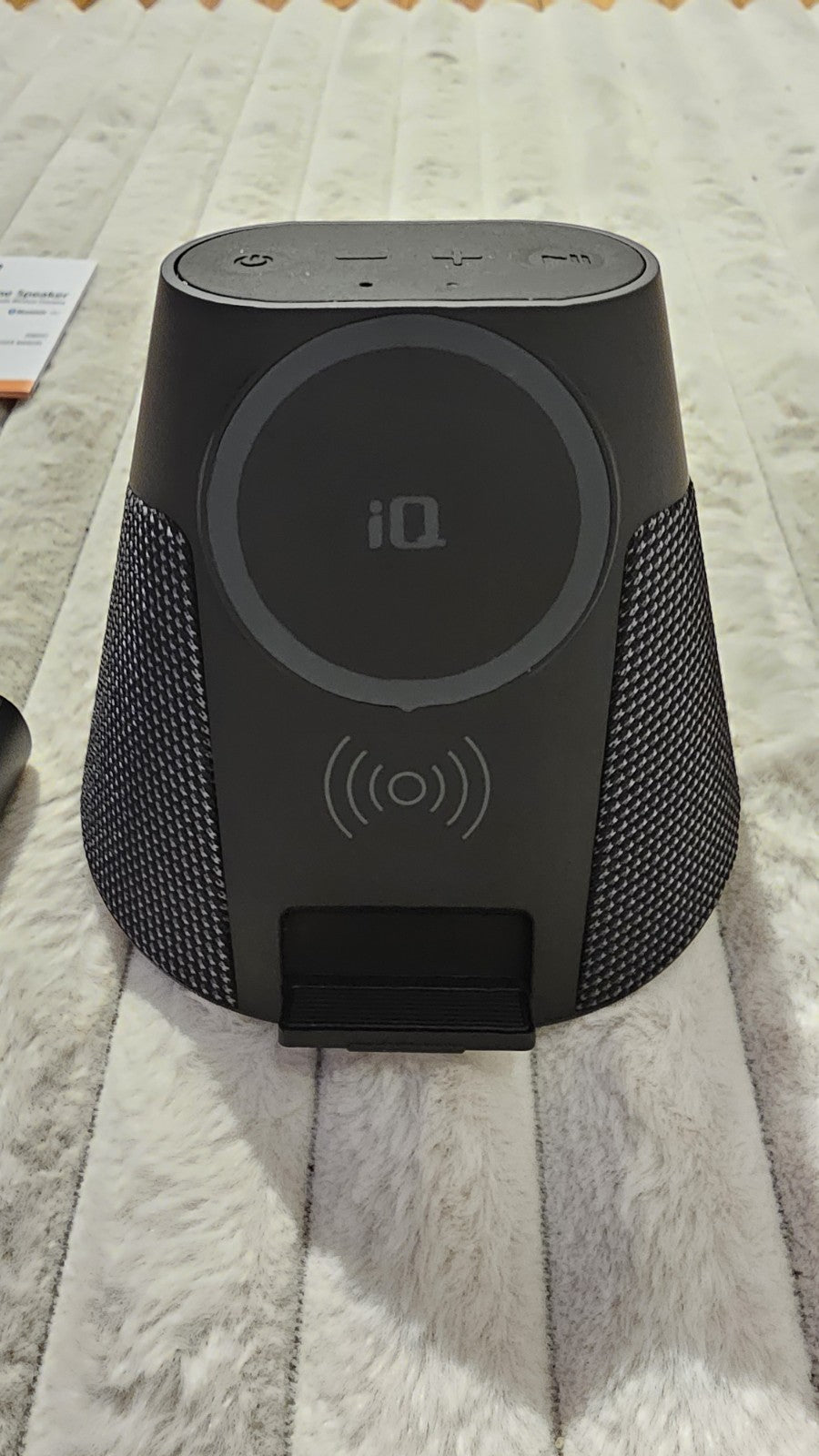 Wave IQ Speaker - New with Wireless Phone Charging - Friperie Urbaine