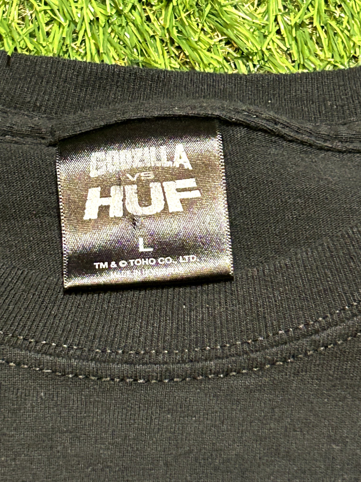 Godzilla vs Huf T-shirt Long Sleeves Men Size L Limited edition - Bargain Haven