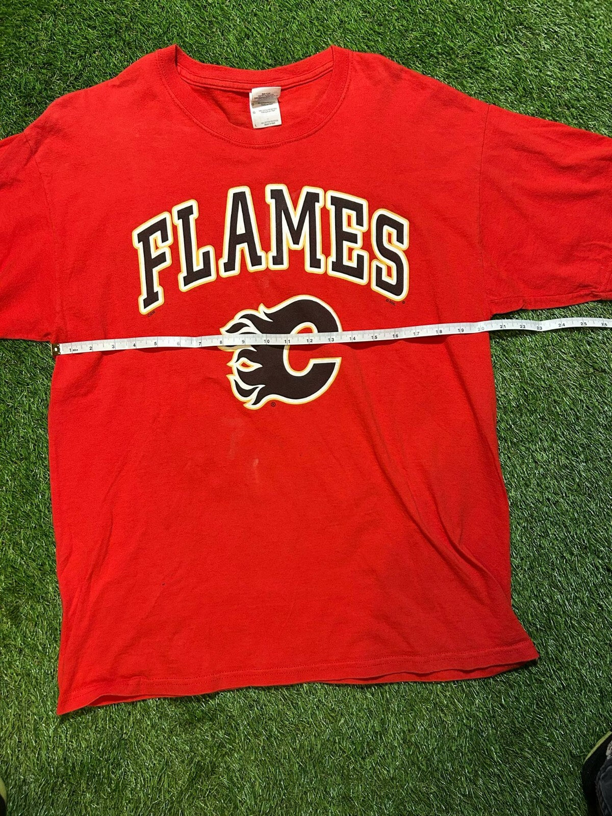 Calgary Flames NHL T-Shirt Men’s Size Large Gildan Ultra Cotton Red Logo Tee - Friperie Urbaine